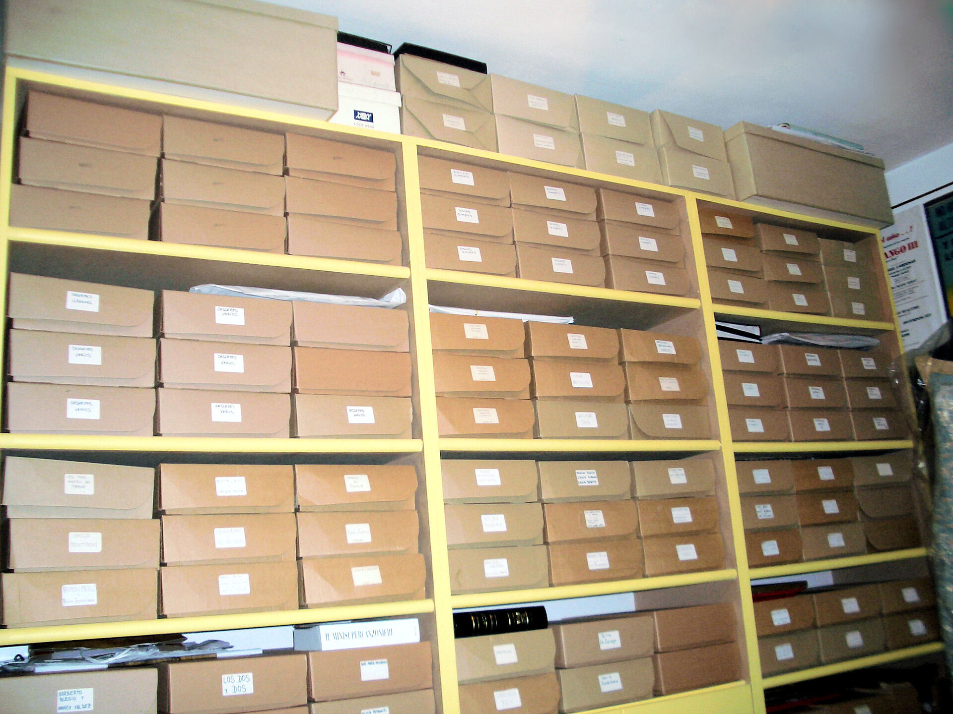 locker, fastener, restraint, office, device, architecture, building